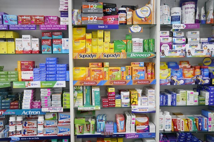 Farmacia con venta de medicamentos